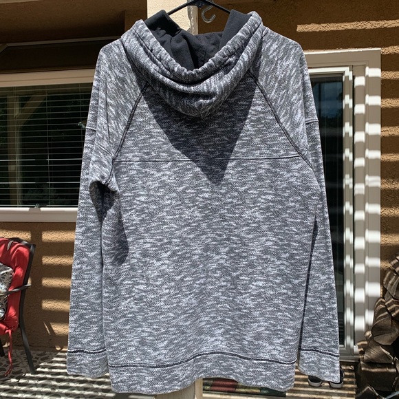 Hollister Surf Pullover Hoodie - Picture 2 of 5